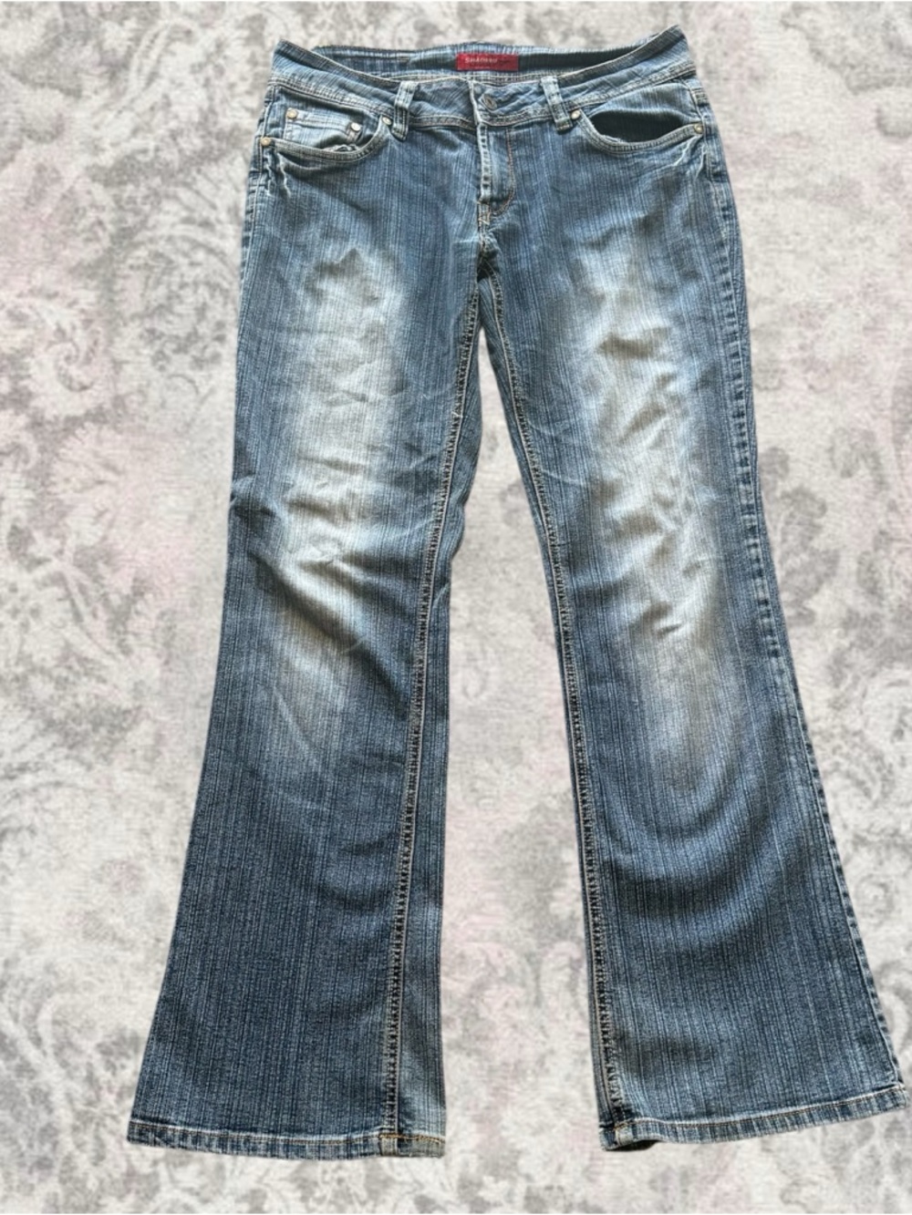 Classic Blue Denim Women’s 32 Y2K Mid Ride Wide Leg 2000s Faded Jeans